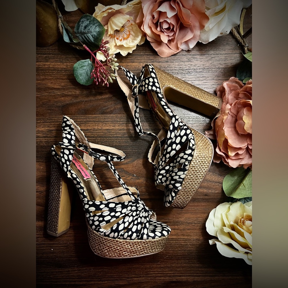 Betsey Johnson Black and White Polka Dot Platforms Size 6